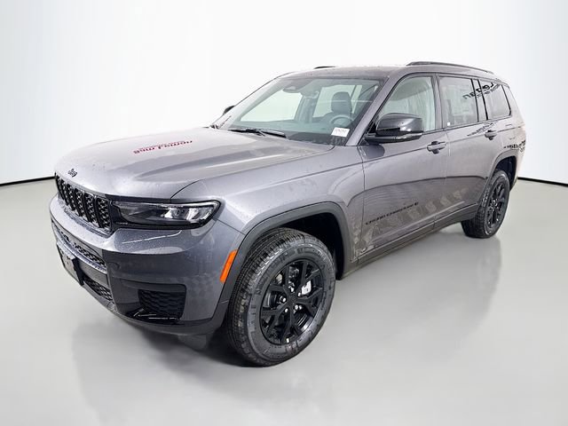 Used 2025 Jeep Grand Cherokee L Altitude image 3