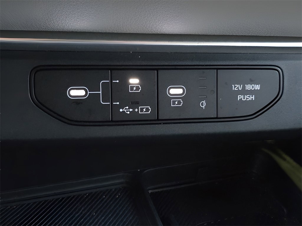 Used 2025 Kia Carnival SX Prestige image 37
