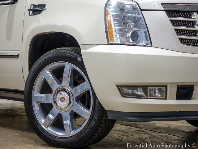 Used 2013 Cadillac Escalade EXT Premium AWD/4WD image 3