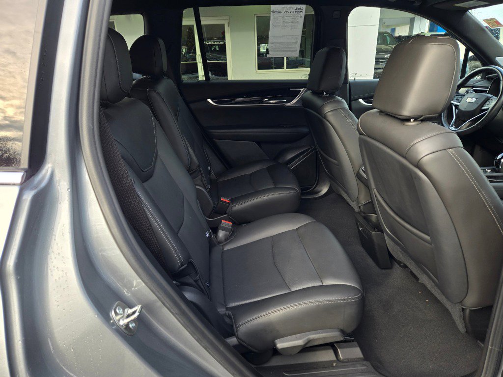 Certified 2025 Cadillac XT6 Premium Luxury FWD image 10