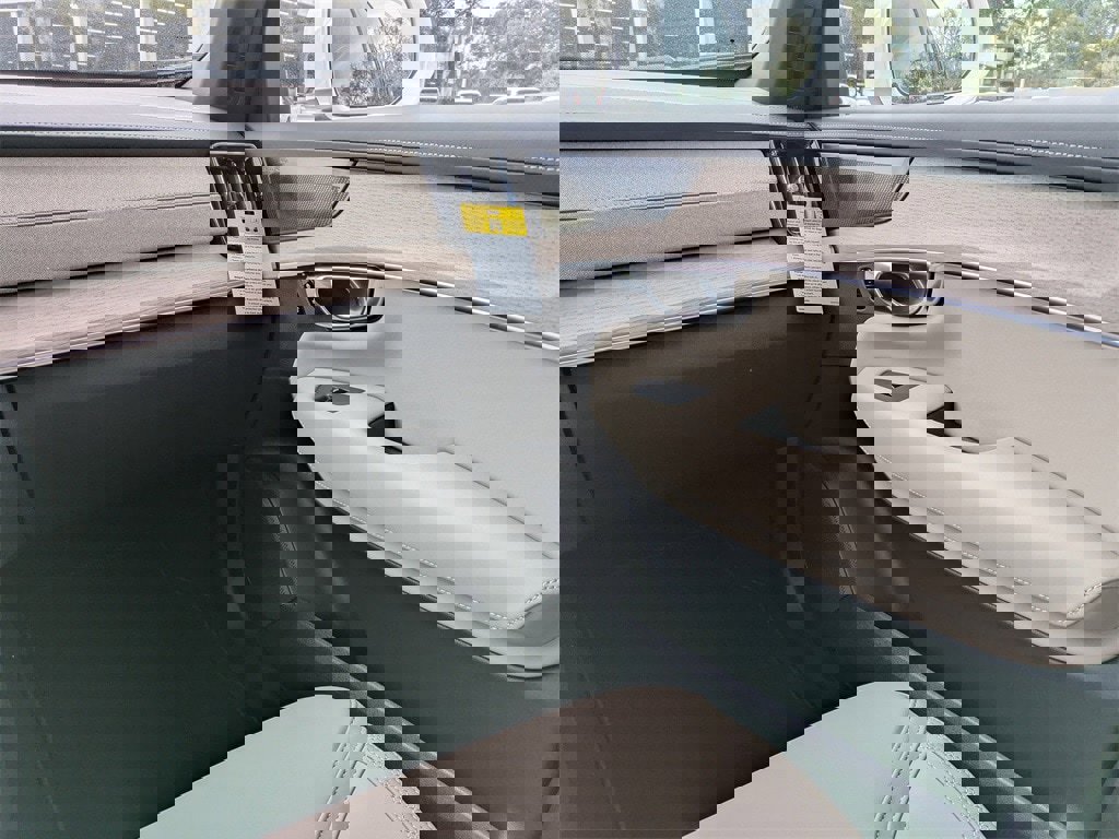 New 2026 Volvo XC90 B6 Plus image 21