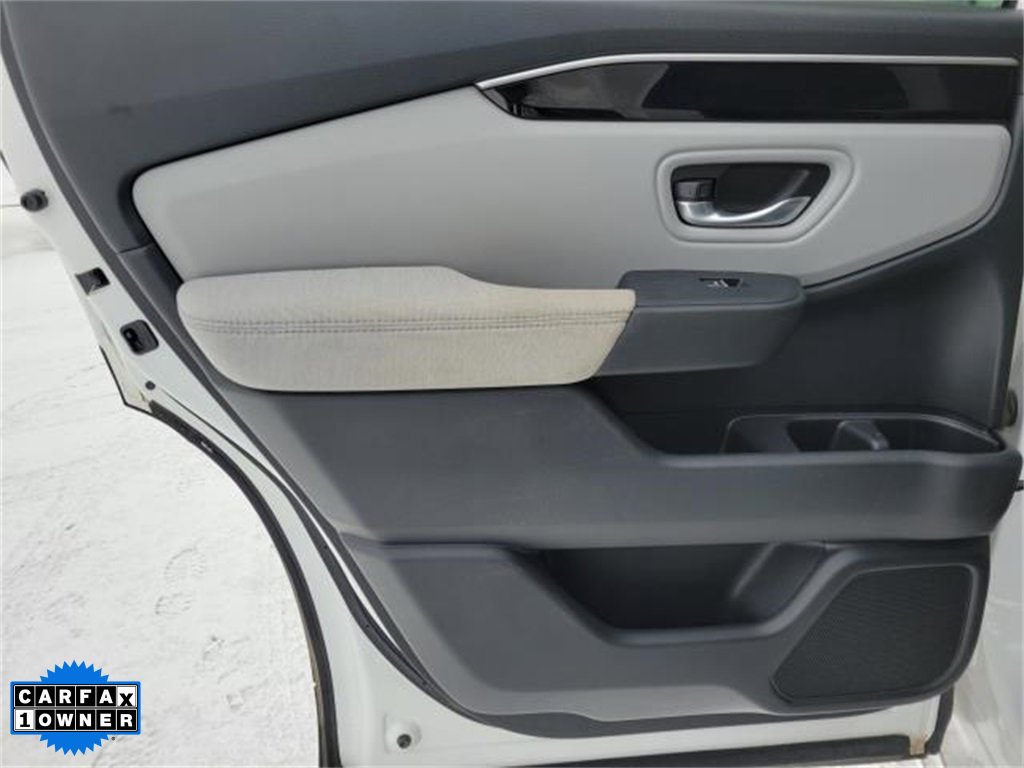 Used 2023 Honda Pilot LX image 8