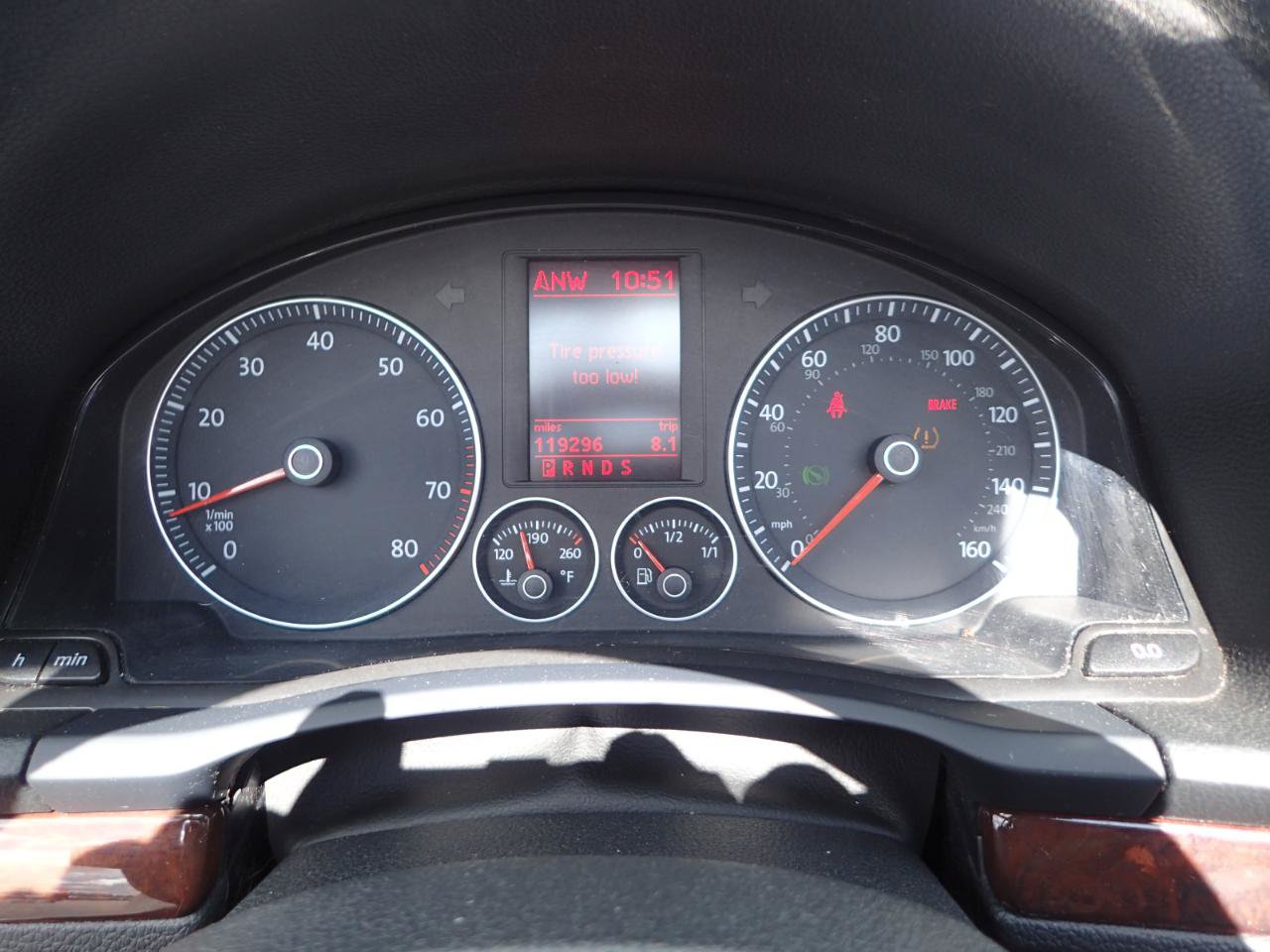 Used 2009 Volkswagen Eos Lux FWD image 22