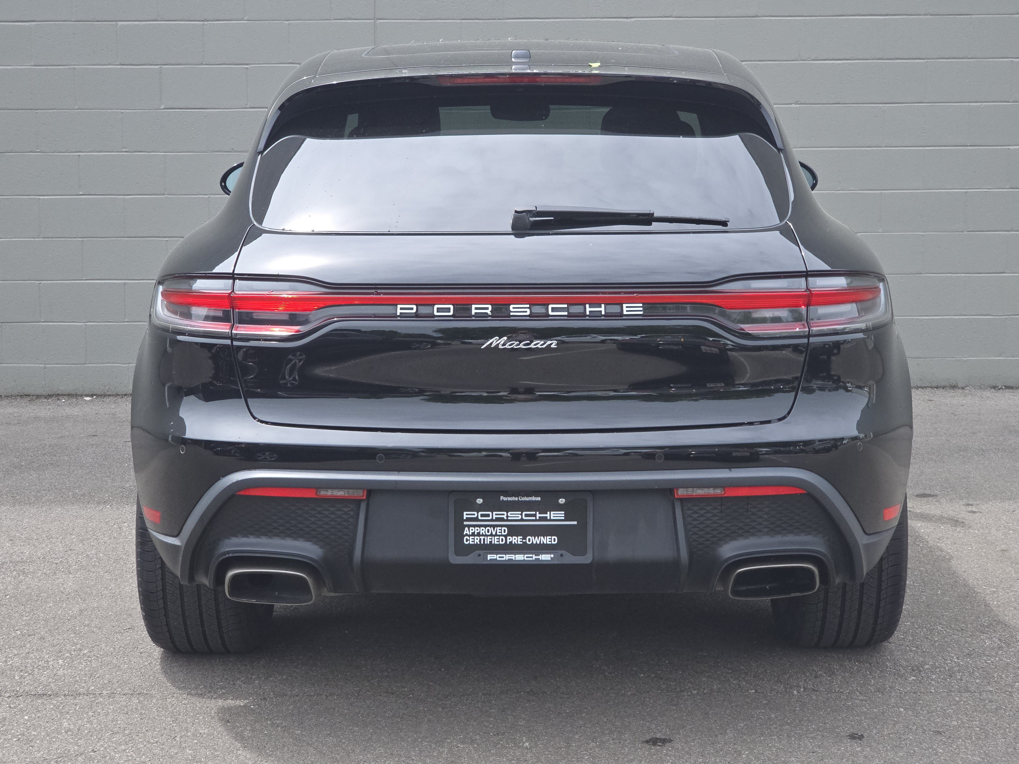 Certified 2023 Porsche Macan AWD/4WD image 13