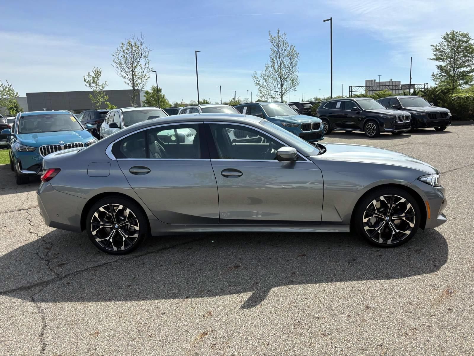 Used 2025 BMW 330i xDrive Sedan AWD/4WD image 4