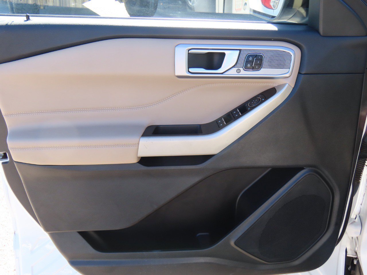 Certified 2023 Ford Explorer Limited w/ Equipment Group 301A image 27