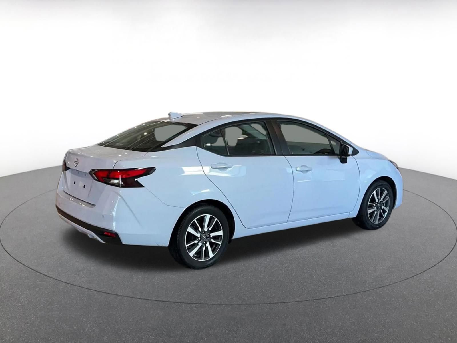 Used 2025 Nissan Versa SV image 14