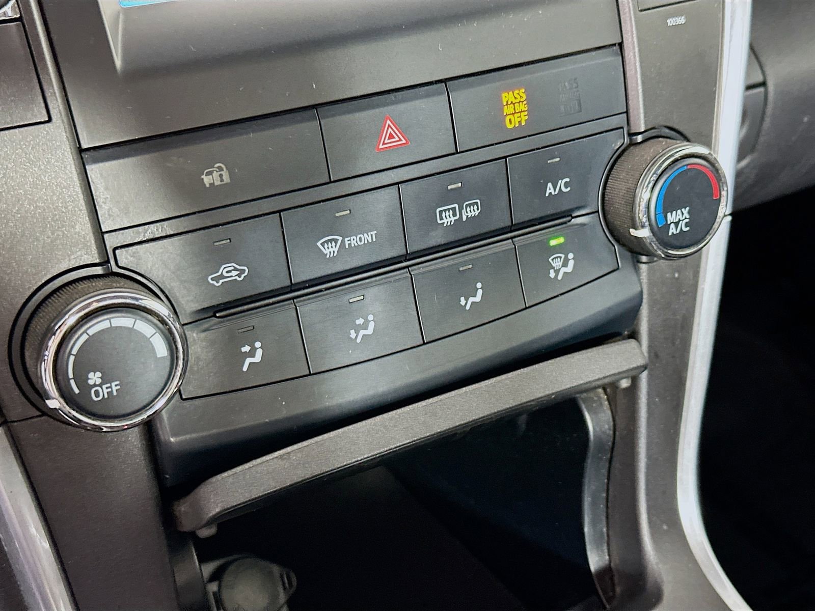 Used 2015 Toyota Camry SE FWD image 15