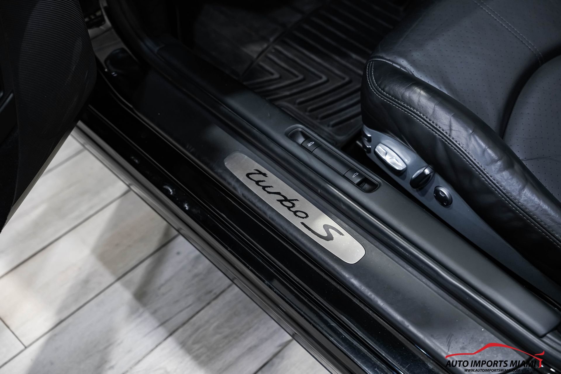 Used 2012 Porsche 911 Turbo S image 55