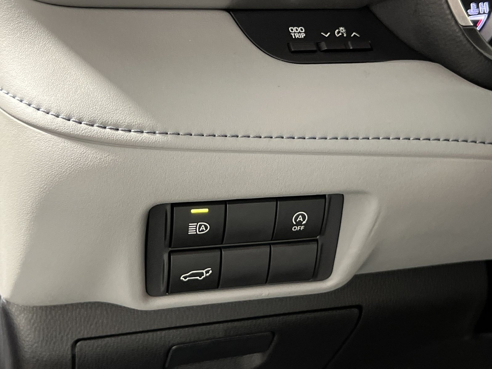 Used 2023 Toyota Highlander XLE FWD image 29