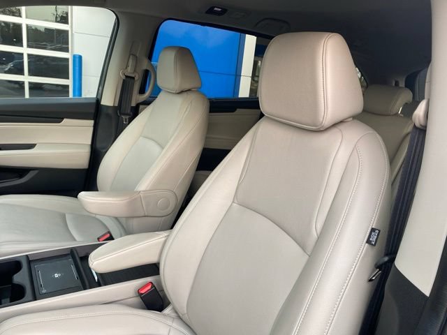 Used 2025 Honda Odyssey EX-L image 16