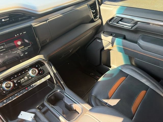 Used 2025 GMC Sierra 2500 AT4 AWD/4WD image 14