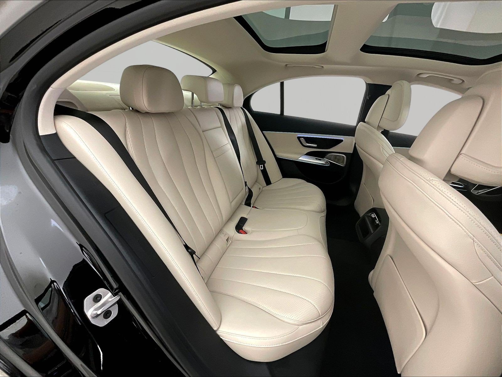 New 2026 Mercedes-Benz E 350 4MATIC Sedan image 19