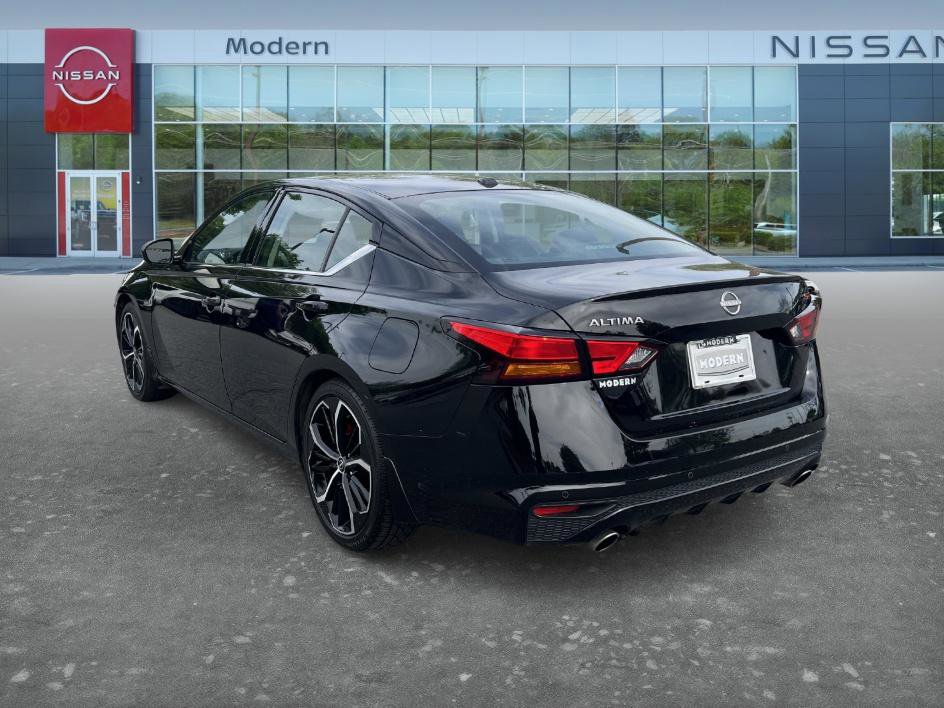 Used 2024 Nissan Altima 2.5 SR w/ SR Premium Package FWD image 7