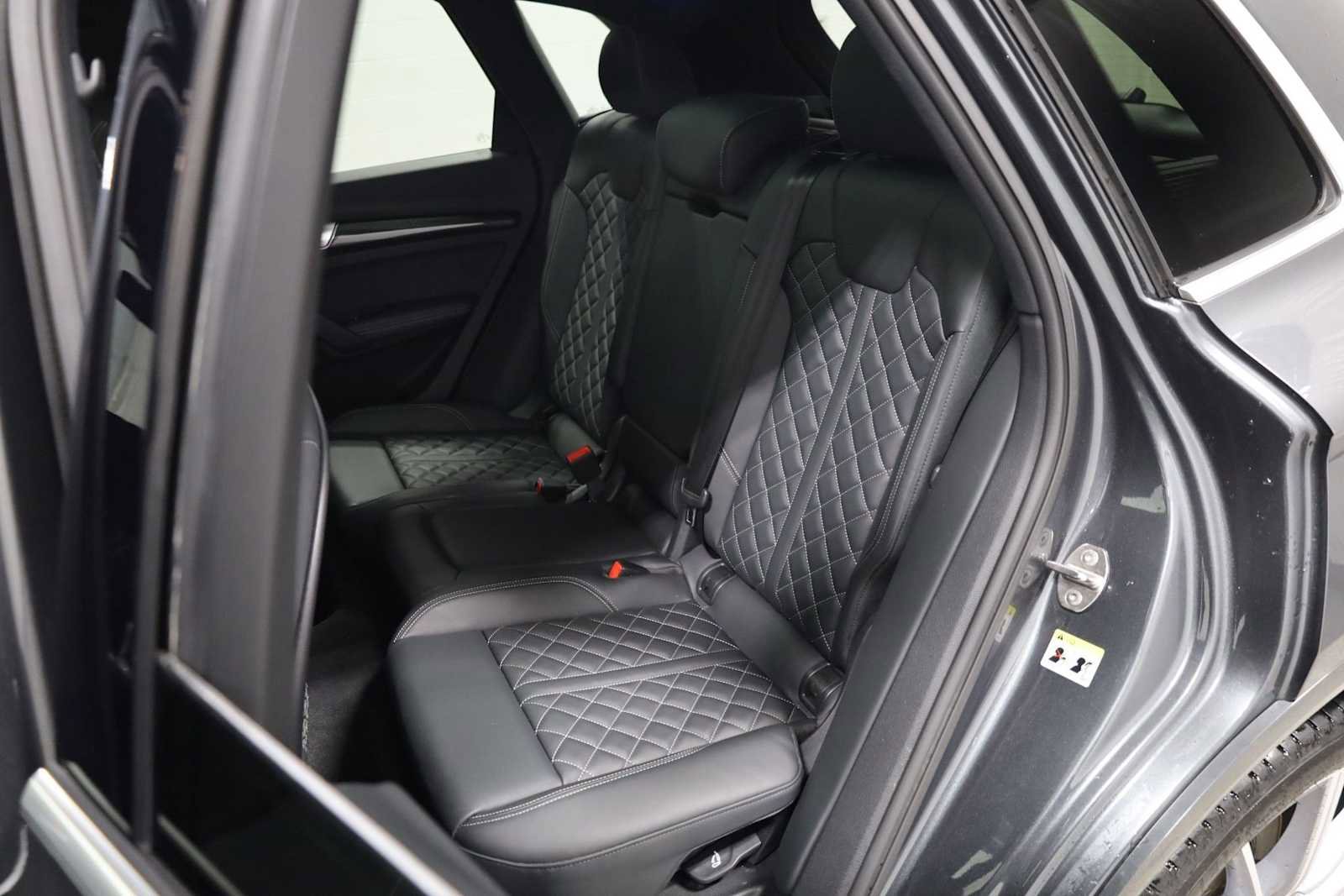 Used 2023 Audi SQ5 Premium Plus w/ Premium Plus Package image 34