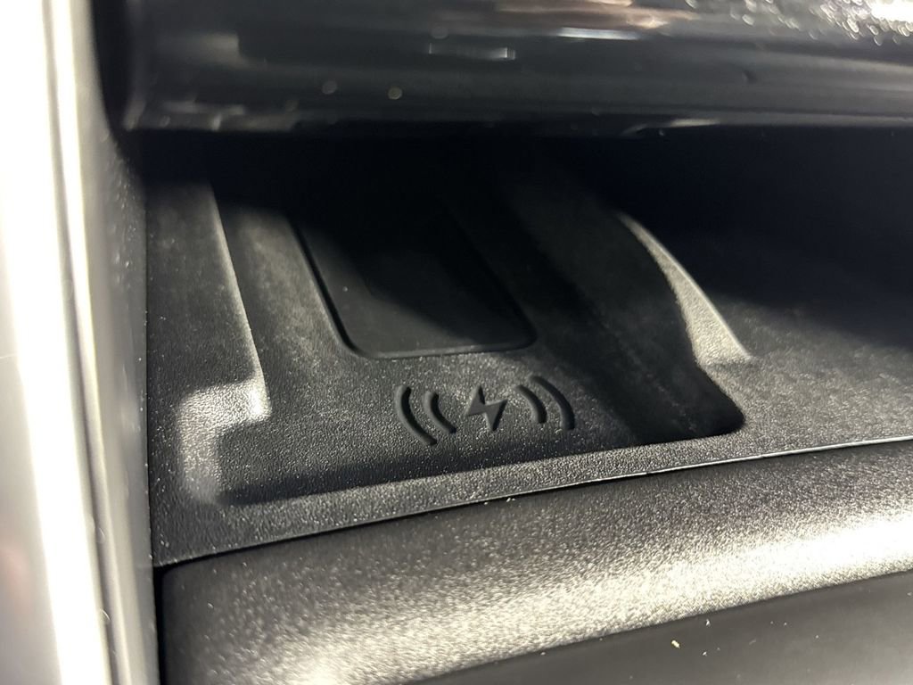 Used 2024 Land Rover Discovery S image 38