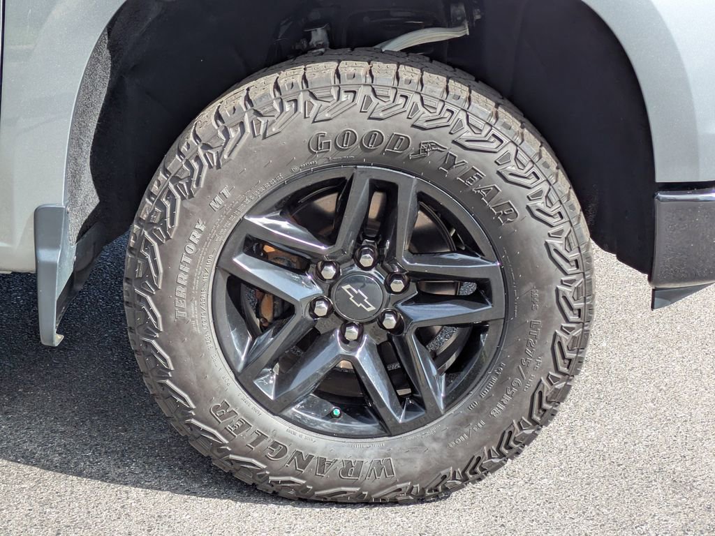 Used 2024 Chevrolet Silverado 1500 Custom Trail Boss w/ LPO, Dark Essentials Package image 11