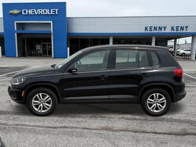 Used 2012 Volkswagen Tiguan S FWD image 25