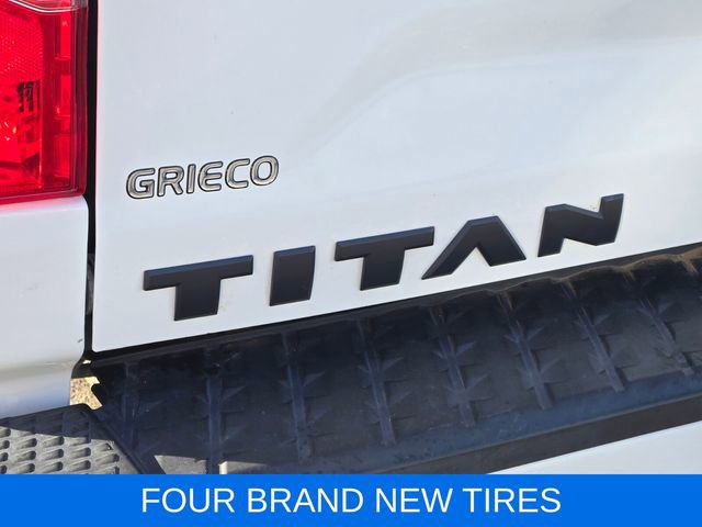 Used 2024 Nissan Titan SV w/ SV Convenience Package AWD/4WD image 9
