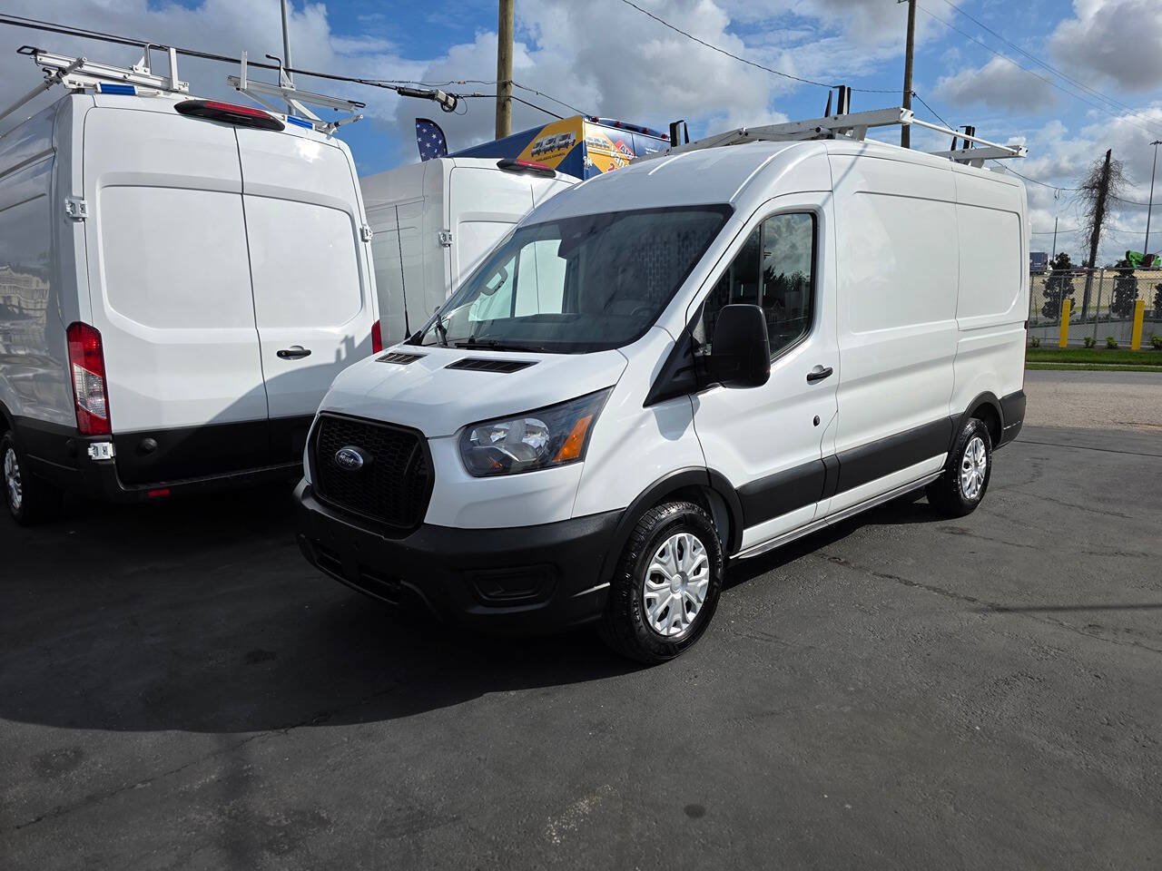 Used 2022 Ford Transit 150 Medium Roof w/ Load Area Protection Package RWD image 30