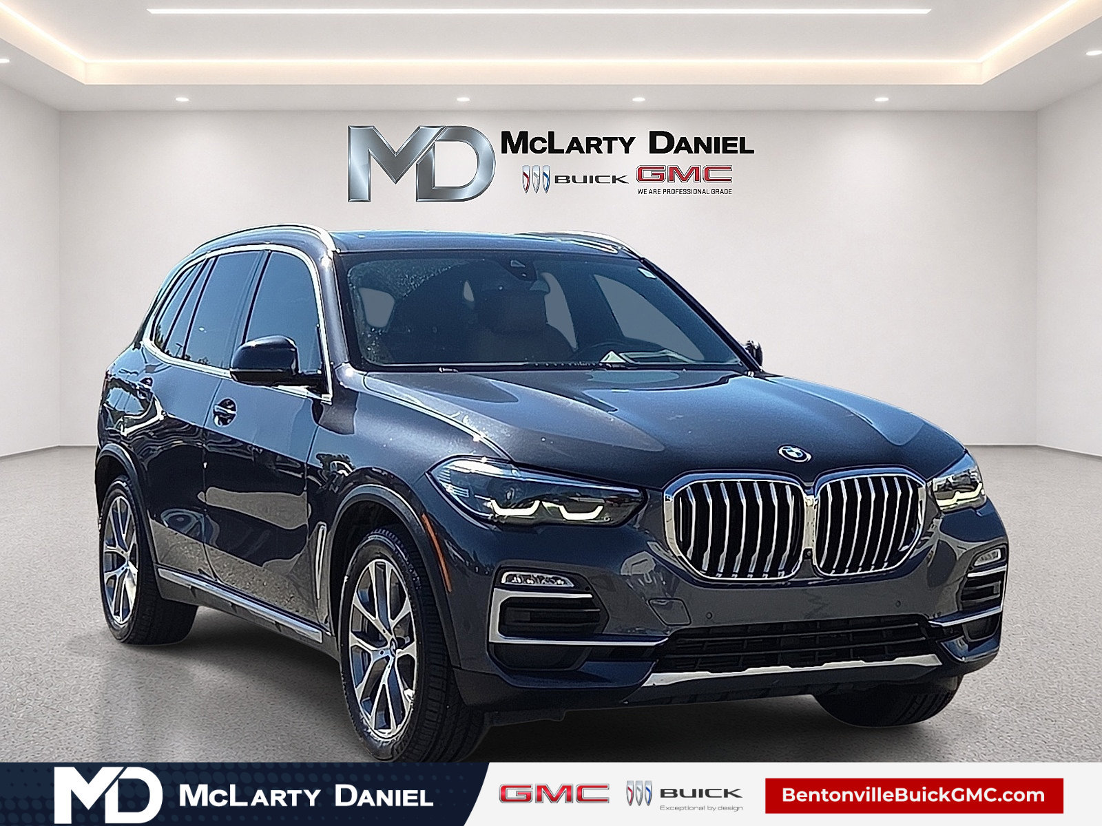 Used 2019 BMW X5 xDrive40i w/ Premium Package 2 AWD/4WD image 1