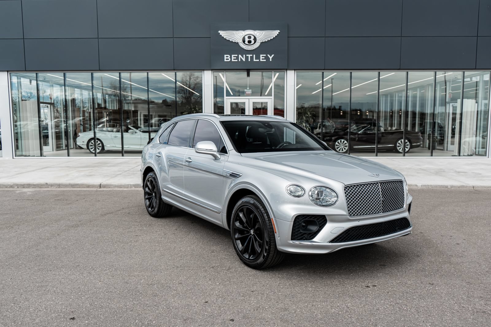 Certified 2023 Bentley Bentayga AWD/4WD image 17