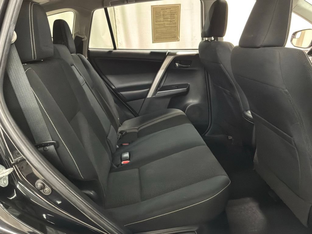 Used 2016 Toyota RAV4 XLE AWD/4WD image 27