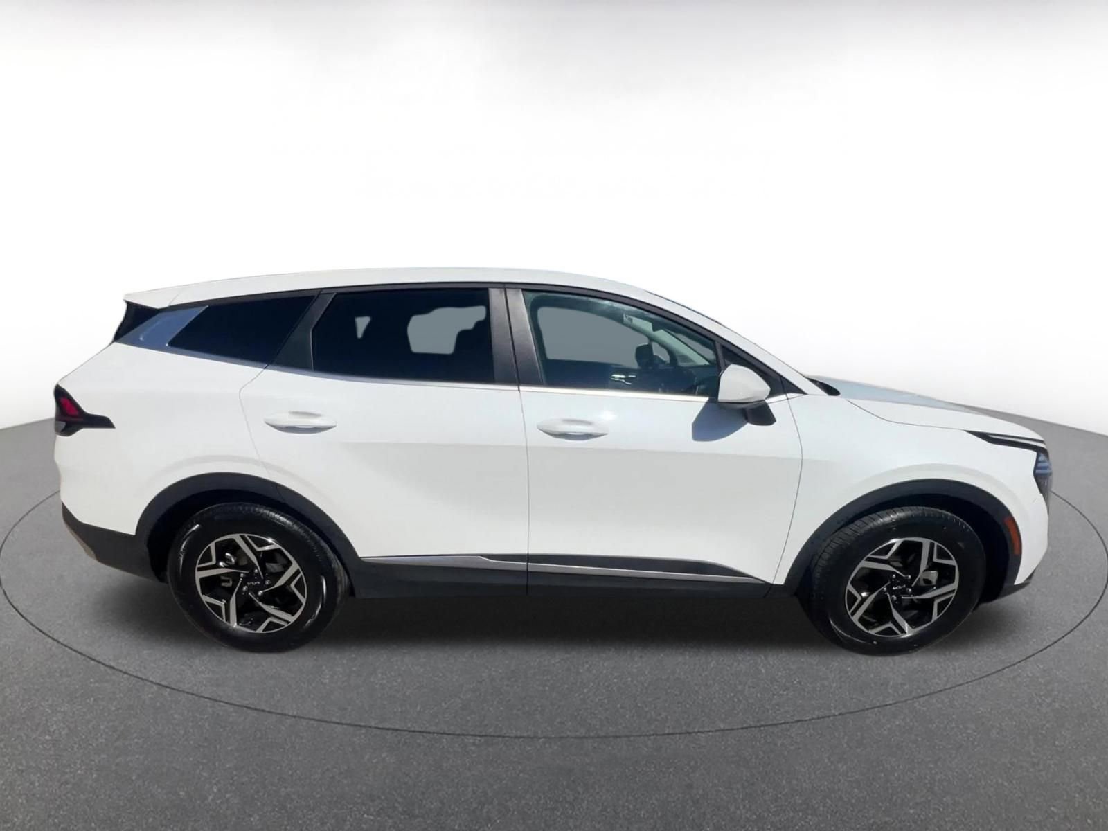 Used 2025 Kia Sportage LX image 16