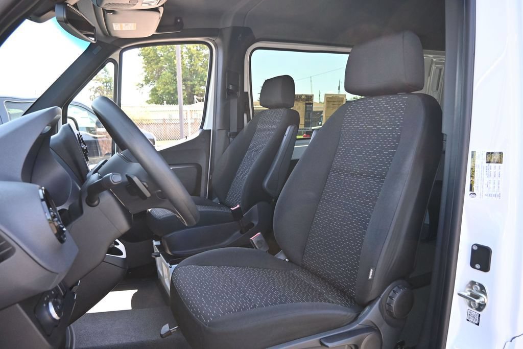 Used 2021 Mercedes-Benz Sprinter 2500 image 19