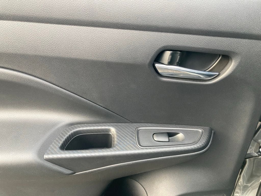 Used 2025 Nissan Versa SV FWD image 10