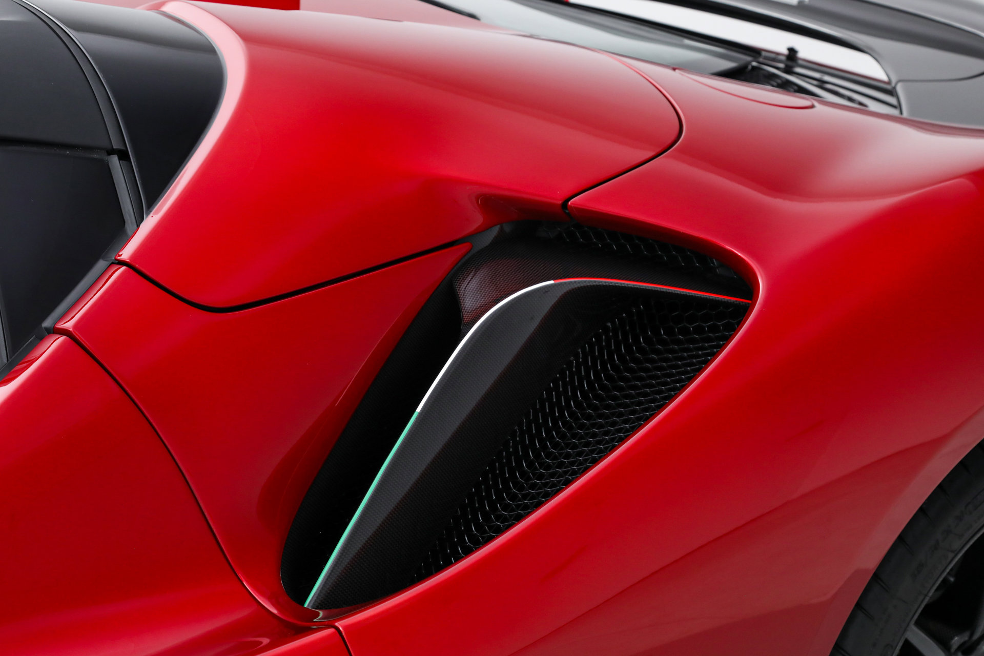 Used 2025 Ferrari SF90 Spider image 18