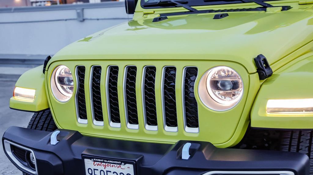 Used 2023 Jeep Wrangler Unlimited Sahara AWD/4WD image 6