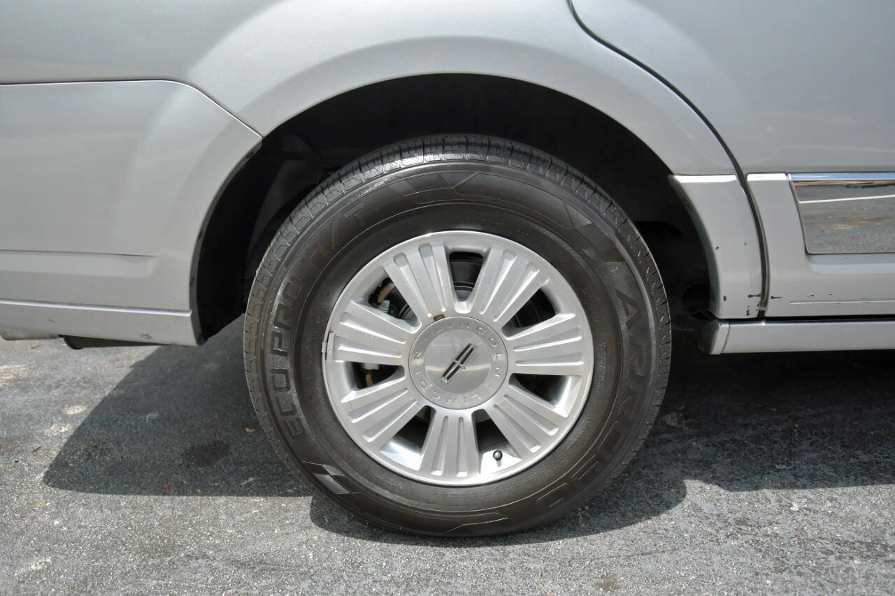 Used 2014 Lincoln Navigator Base 4x2 4dr SUV image 40