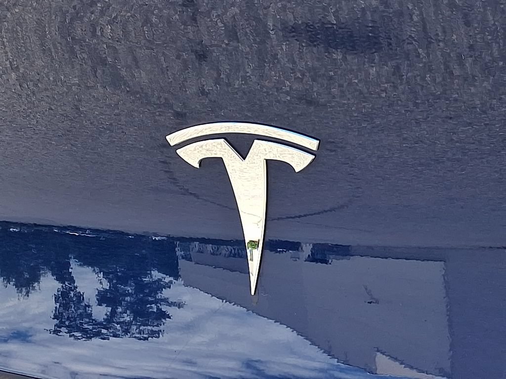 Used 2022 Tesla Model Y Long Range AWD/4WD image 32