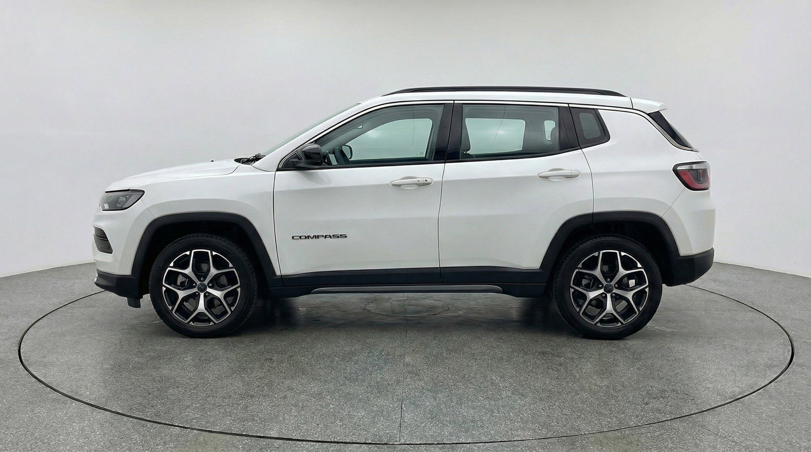 Used 2025 Jeep Compass Limited image 5