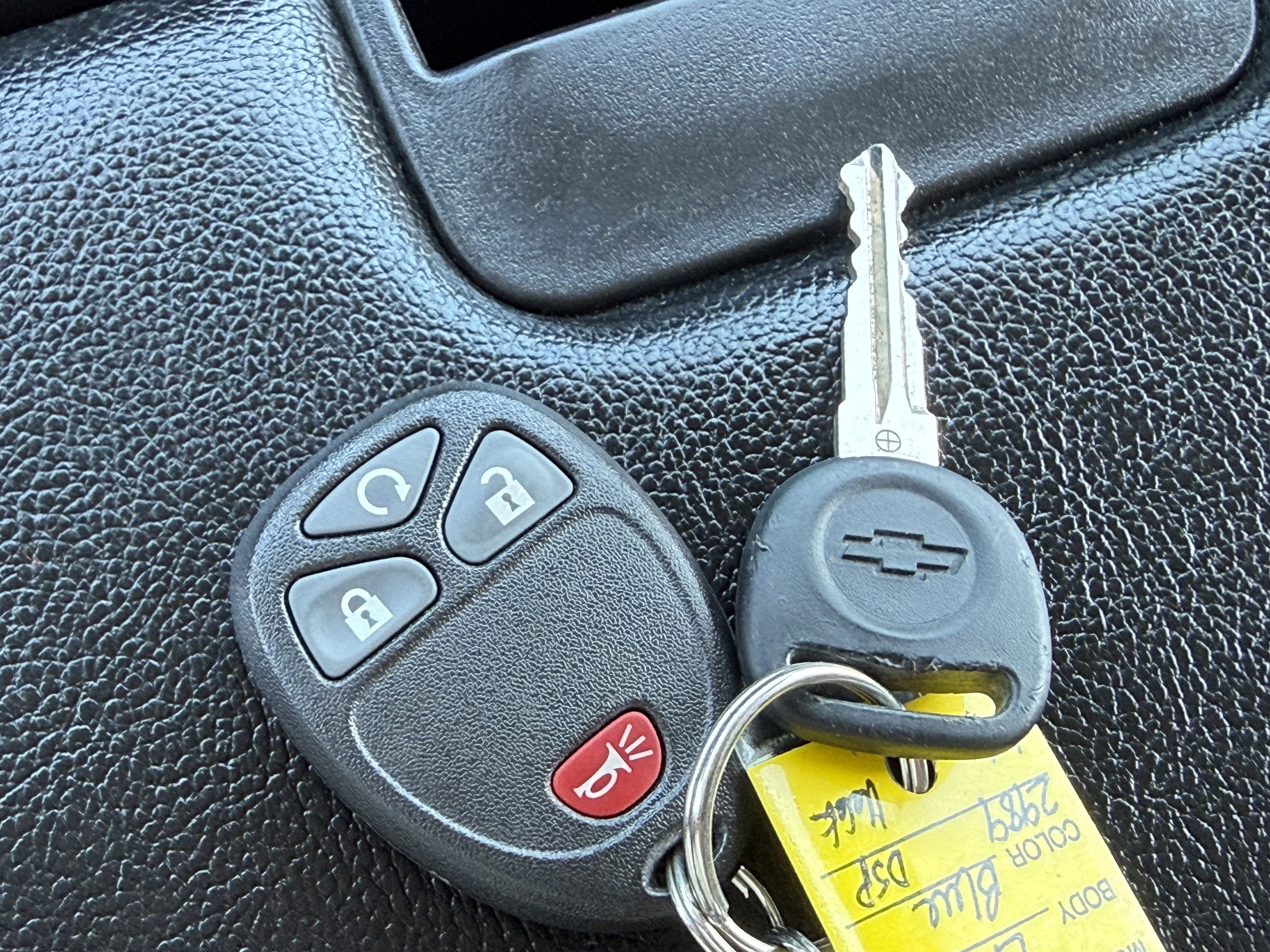 Used 2009 Chevrolet Silverado 2500 LT w/ Exterior Plus Package AWD/4WD image 13