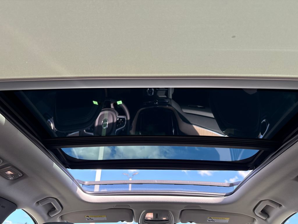 New 2026 Volvo XC60 B5 Plus image 15