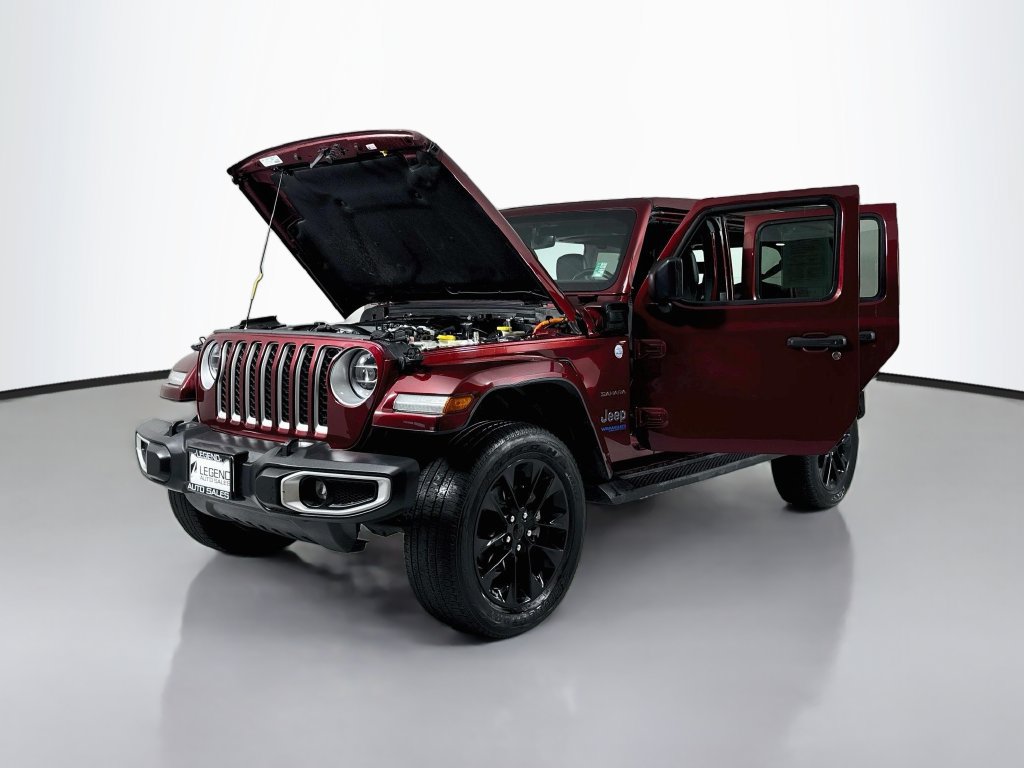 Used 2021 Jeep Wrangler Unlimited Sahara w/ Cold Weather Group AWD/4WD image 18