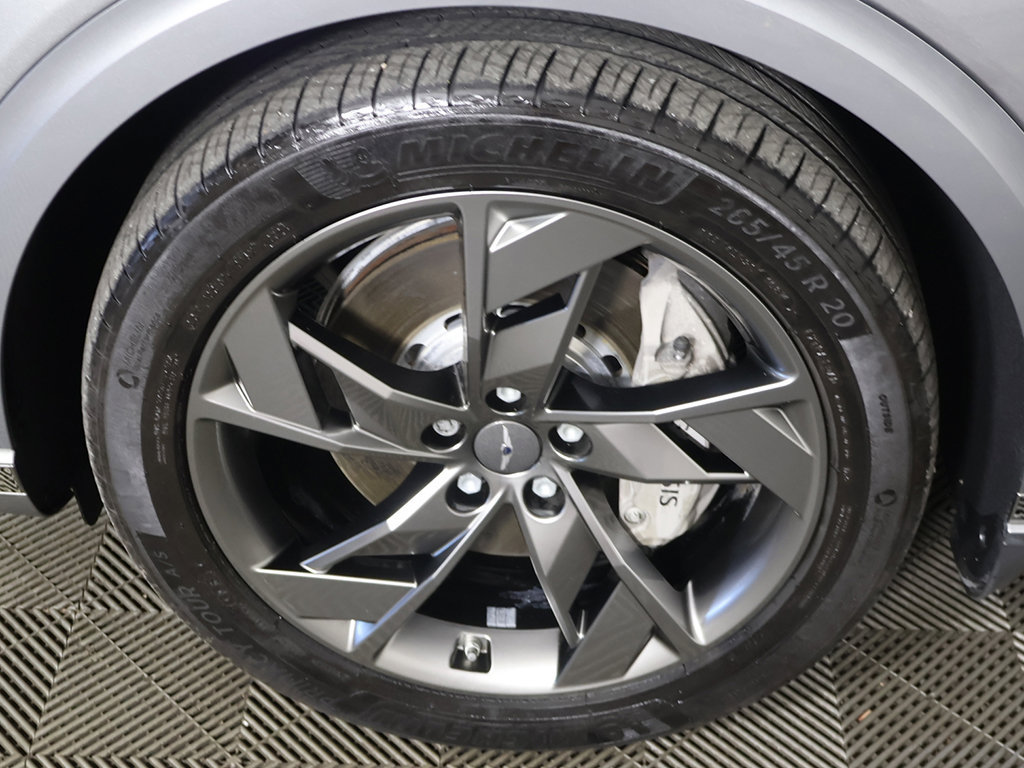 Used 2025 Genesis Electrified GV70 AWD/4WD image 21