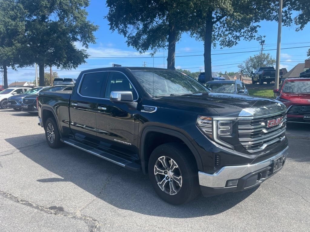 Used 2023 GMC Sierra 1500 SLT w/ SLT Convenience Package AWD/4WD image 2