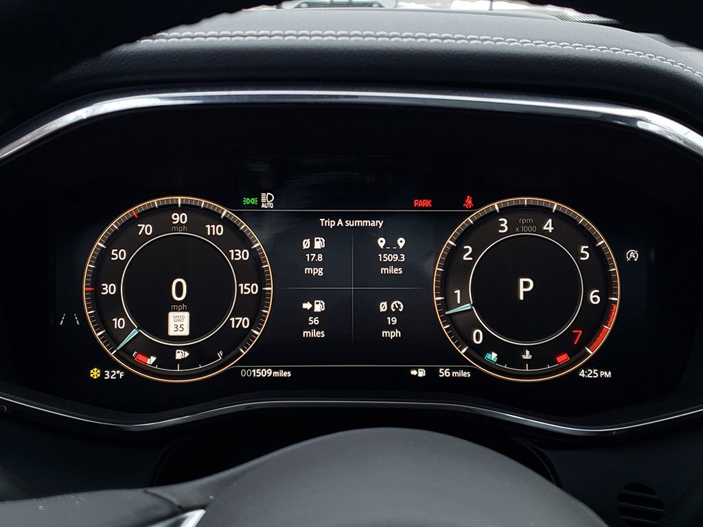 Used 2024 Jaguar XF R-Dynamic SE image 30