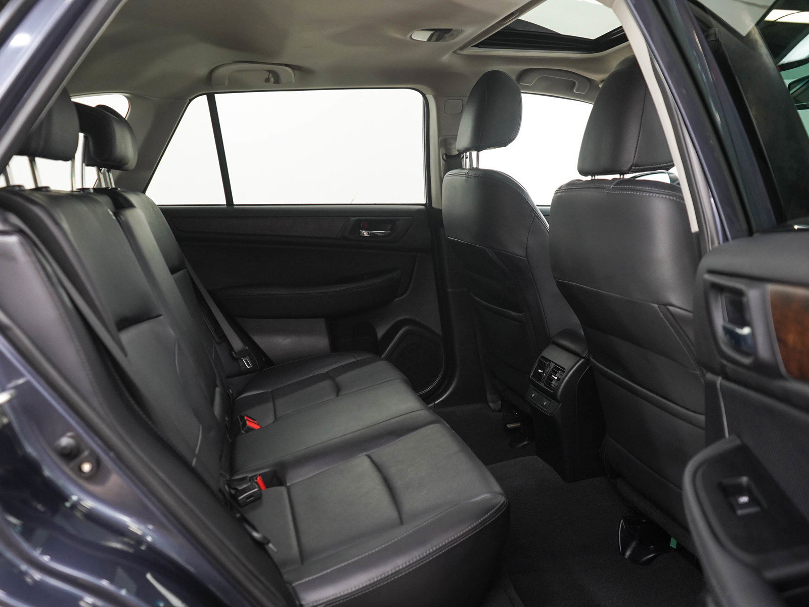 Used 2017 Subaru Outback 2.5i Limited AWD/4WD image 12