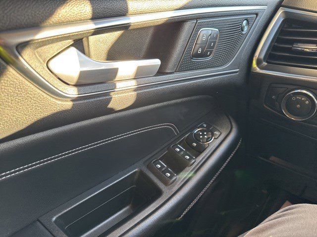 Used 2022 Ford Edge Titanium w/ Equipment Group 301A image 23