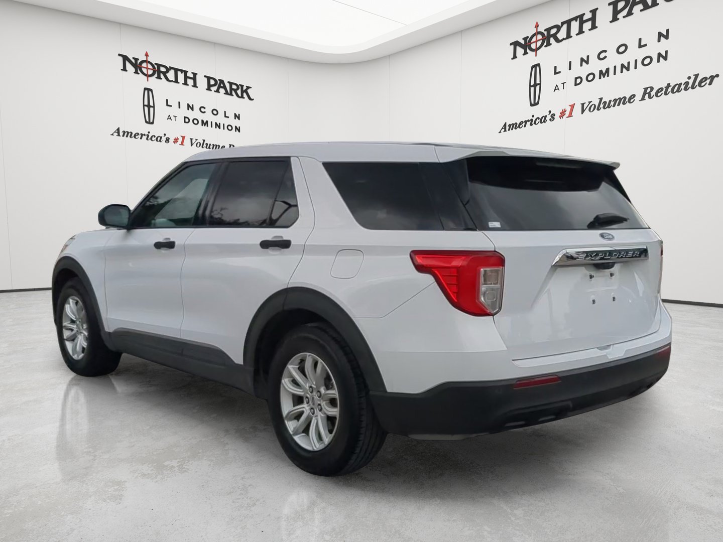Used 2021 Ford Explorer 2WD image 3
