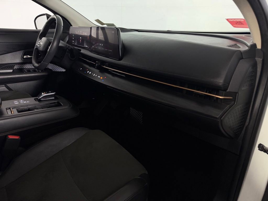 Used 2024 Nissan Ariya FWD image 33