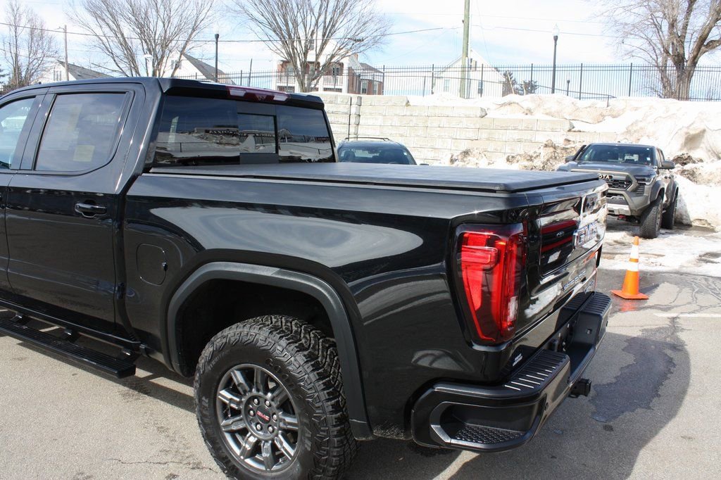 Used 2024 GMC Sierra 1500 AT4X image 9