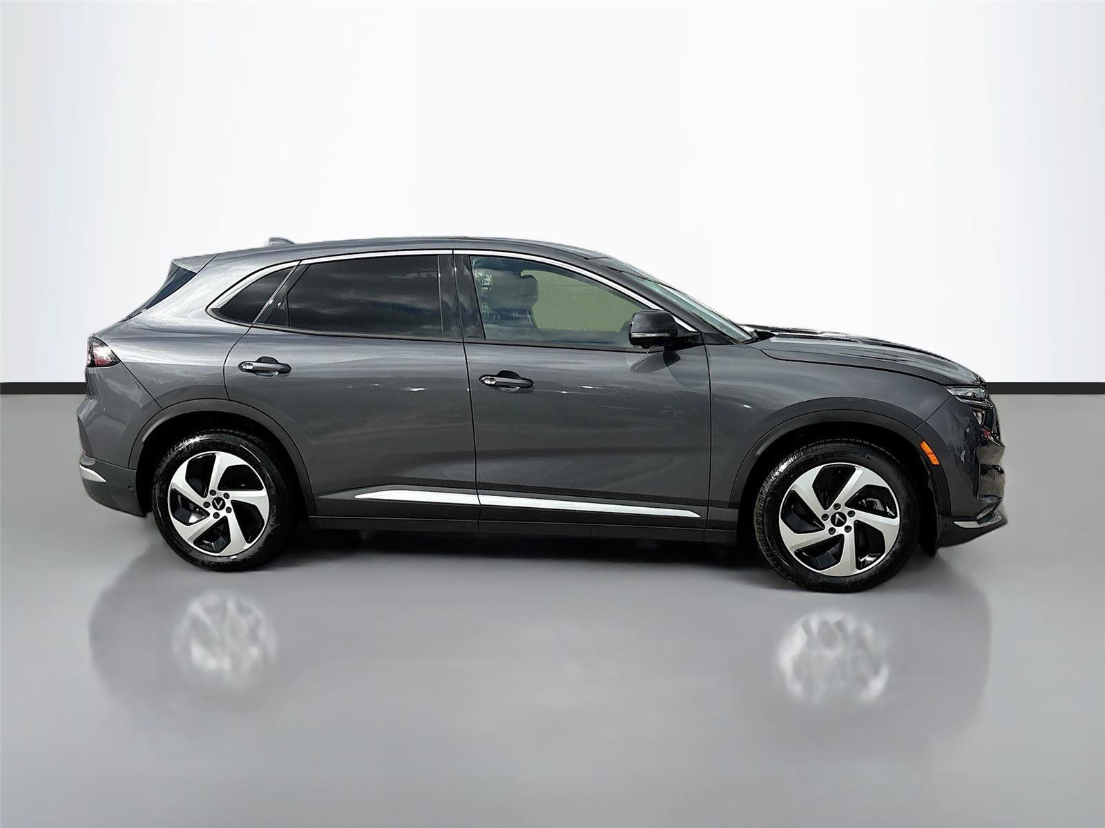New 2025 VinFast VF 8 Eco AWD/4WD image 8