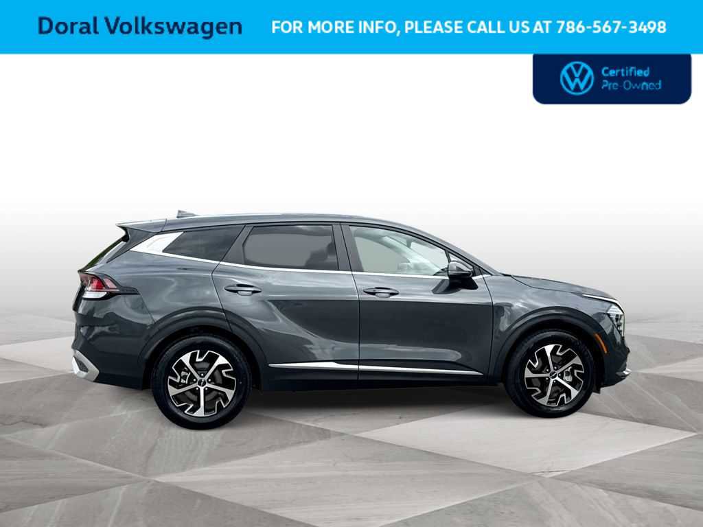 Used 2024 Kia Sportage EX image 9