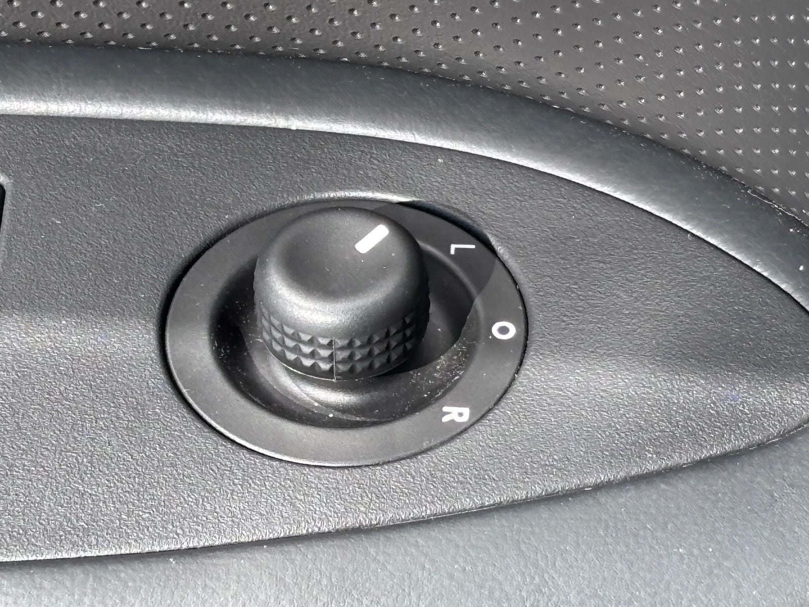 Used 2009 Dodge Challenger R/T RWD image 22