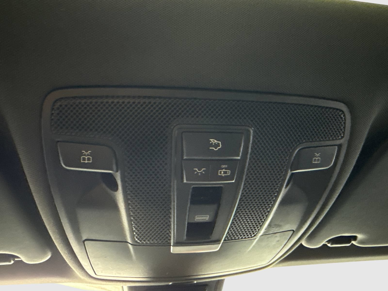 Used 2018 Mercedes-Benz CLA 250 image 34